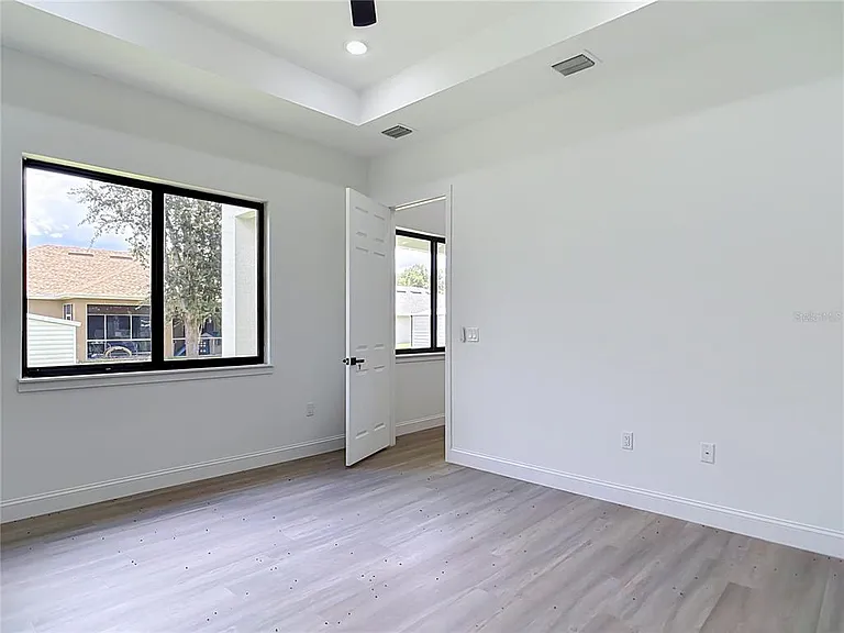 275 Lecturn St — Photo 44