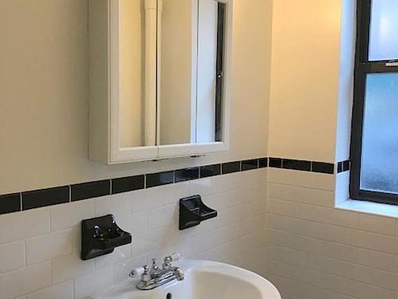 4th image of 500 W 235th St APT 1M