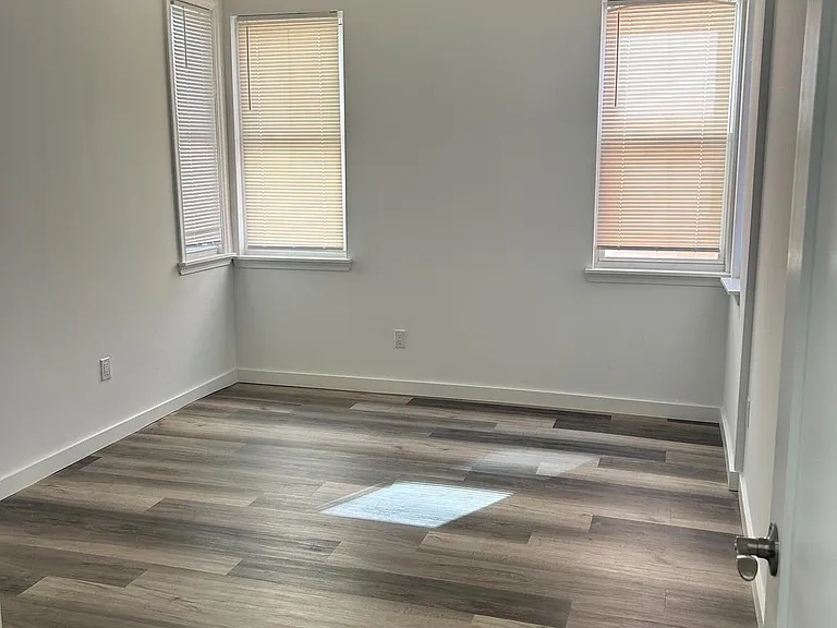2035 W Toronto St #2 — Photo 6