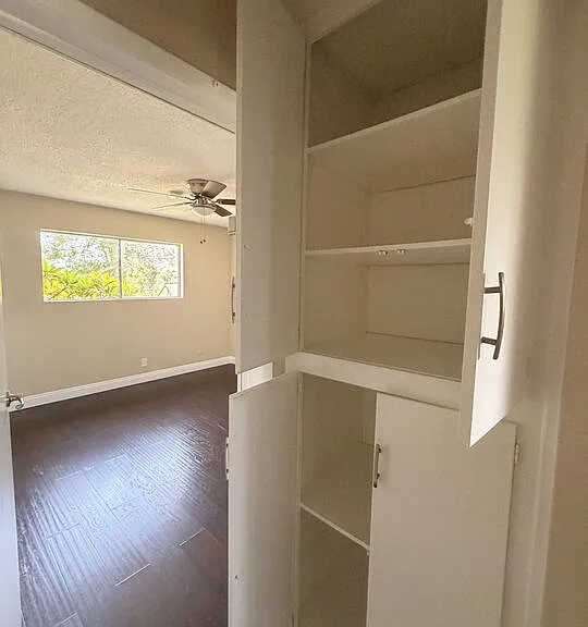 6233 Clybourn Ave — Photo 18