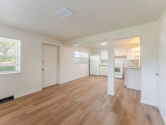 4th image of 6001 Evans St