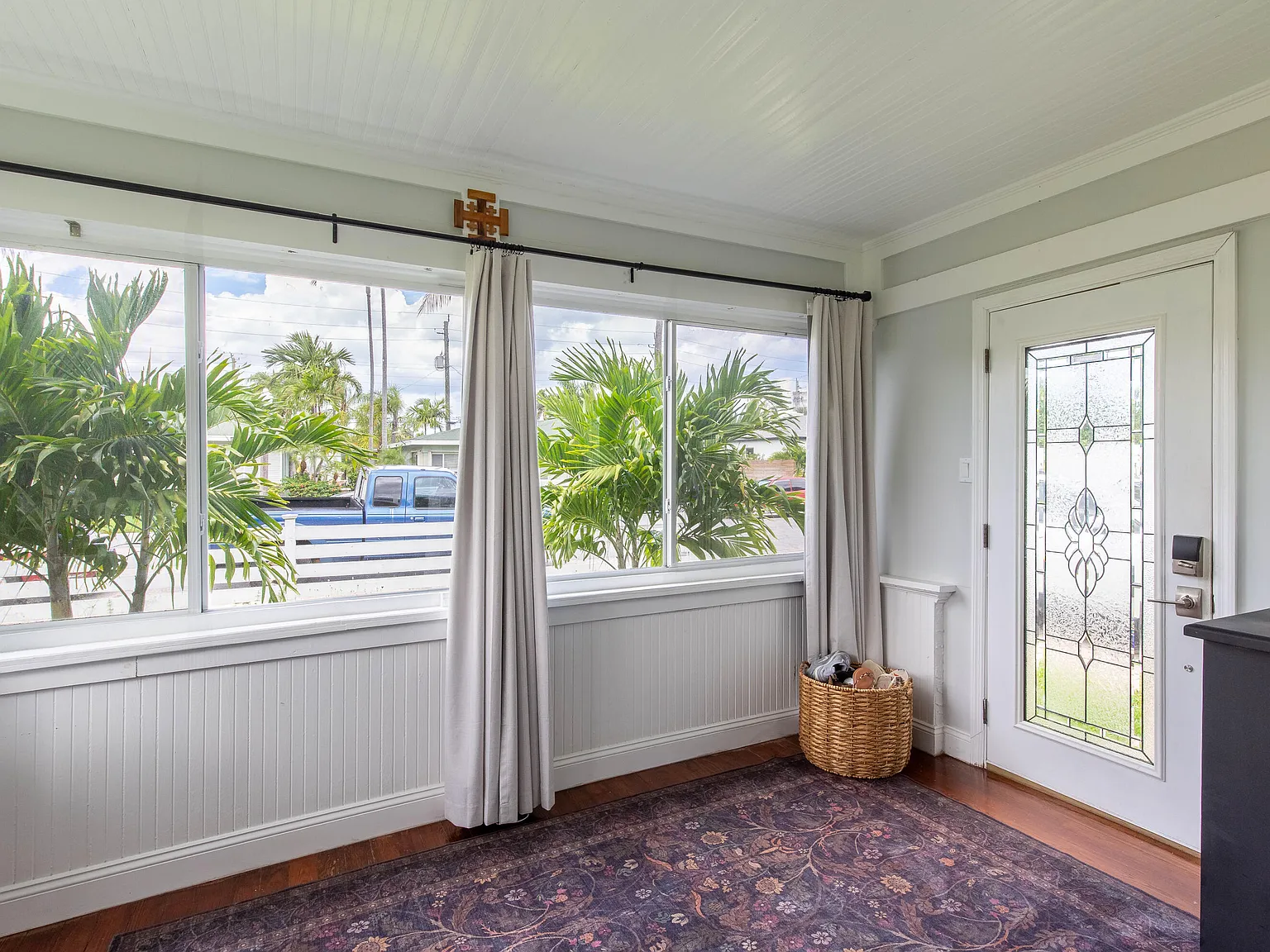 3 bed, 3.0 bath, 1565 sqft, $8,800 — Photo 4