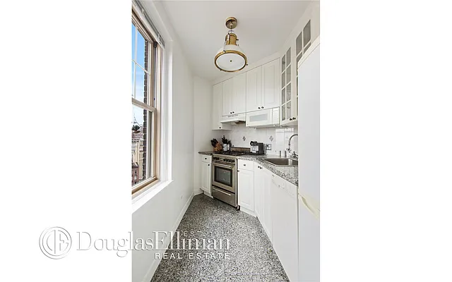 Rented by Douglas Elliman | media 42