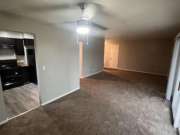 4th image of 5436 Cresthaven Ln APT 1