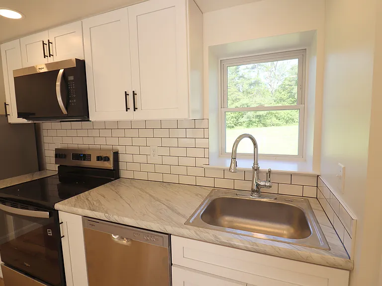 293 E Main St #4 — Photo 8