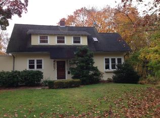11 Lincoln Ave, Barrington, RI 02806