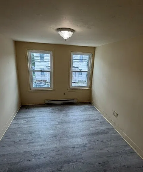 122 E King St — Photo 5