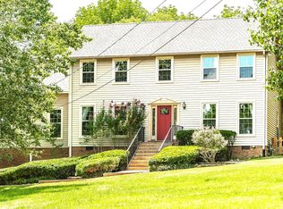 1120 Forestpointe Dr, Hendersonville, TN 37075