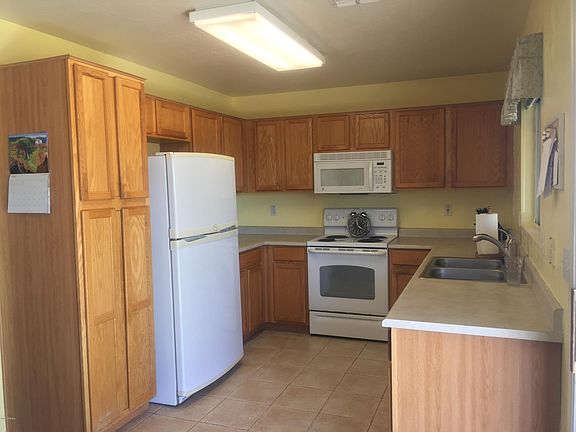 4th image of 16193 W Lupine Ave
