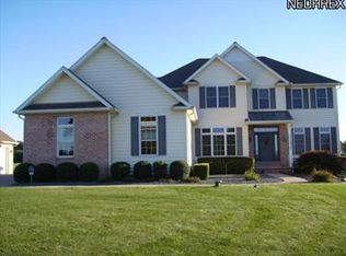 459 Country Manor Dr, North Lima, OH 44452