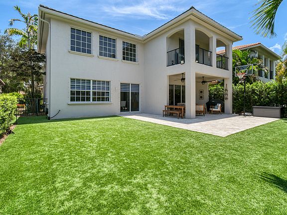 2nd image of 1522 Carafe Court
