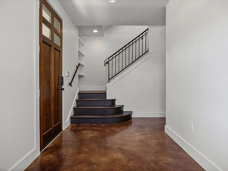 1301 San Bernard St — Photo 11