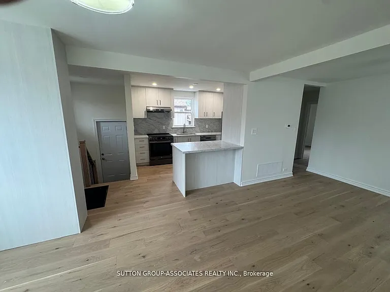 121 Yardley Ave — Photo 5