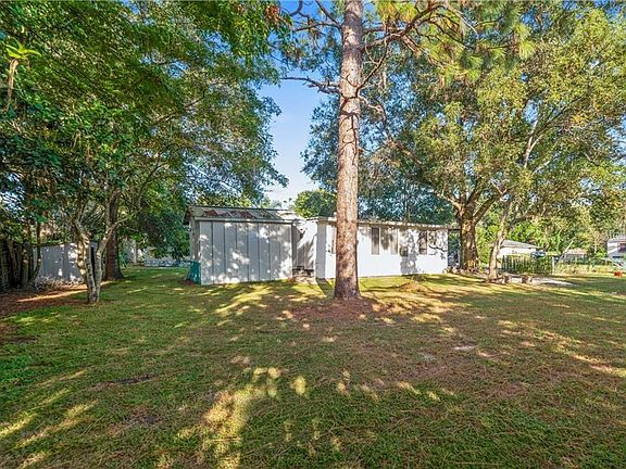 4th image of 2400 Garbelia Ave