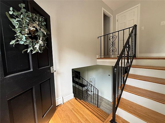 4th image of 38 Juniper Ln