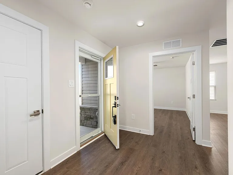 22639 Terri Ln — Photo 2