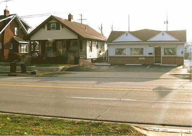 1st image of 4296 Broadway