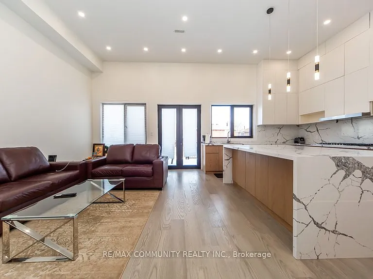 475 Wilson Rd N — Photo 12