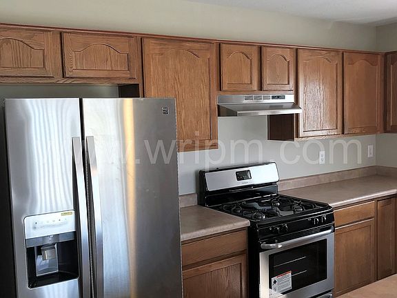 3rd image of 8212 Bianca Ct SW