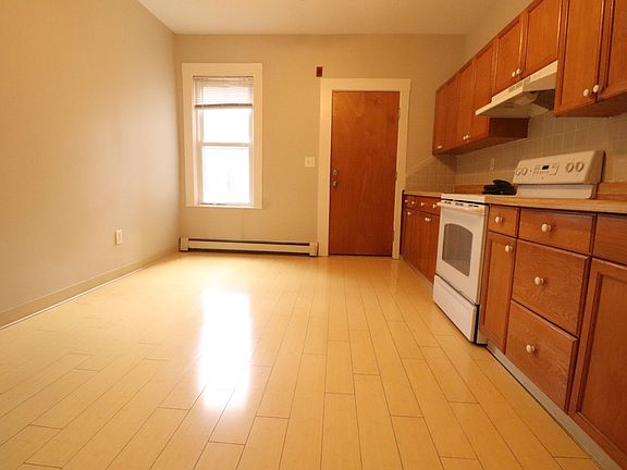 3rd image of 25 Portsmouth St #12