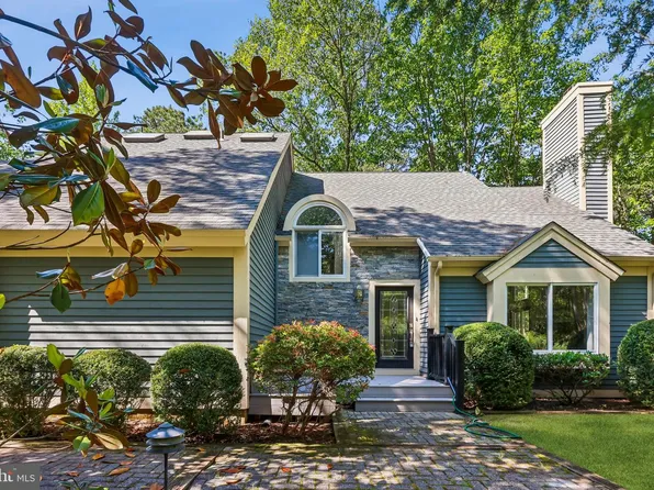 3 Pointe View Cir, Medford, NJ 08055