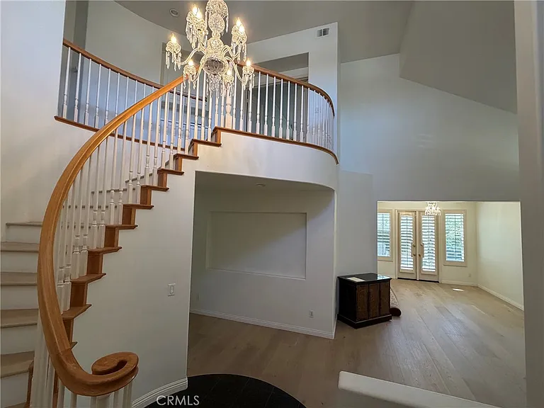 7056 Ashley Dr — Photo 3
