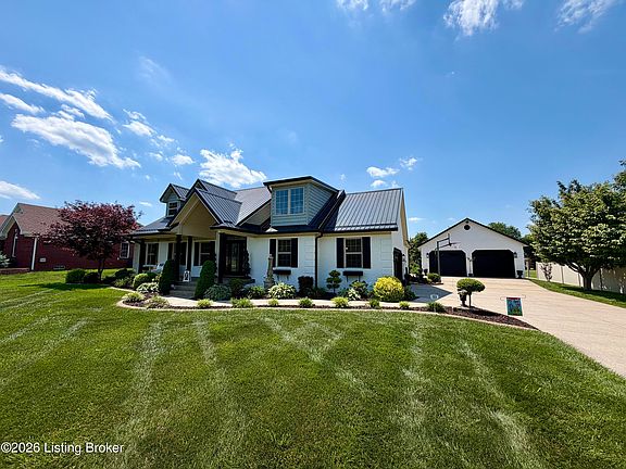 3rd image of 1011 Pembrooke Dr