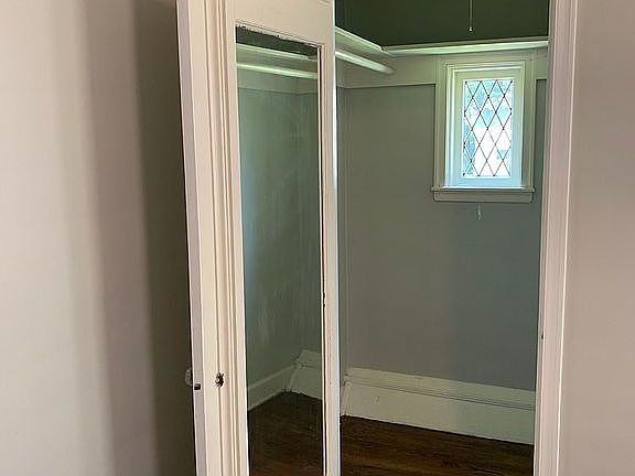 2nd image of 2233 Vollintine Ave