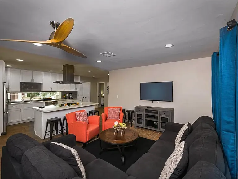2844 N 81st Way — Photo 3