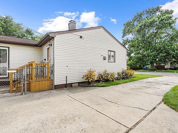 4th image of 435 Greenlawn St