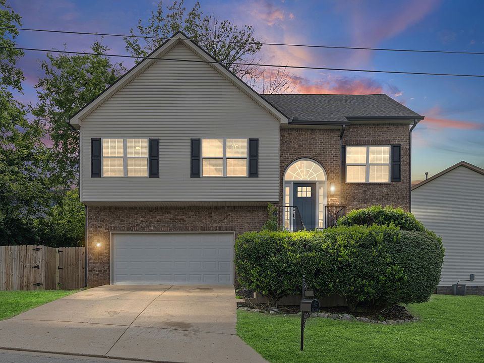 1st image of 1405 Walton Oaks Dr