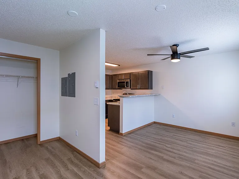 Fargo, ND Sunwood Apartments | Studio