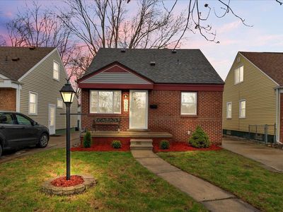 2216 Regina Ave, Lincoln Park, MI, 48146