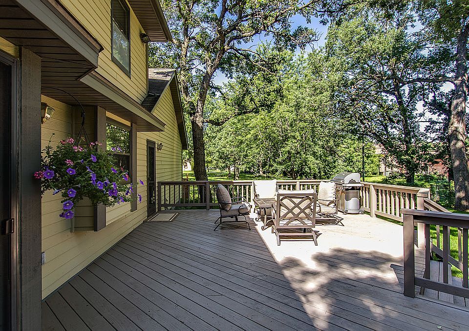 2nd image of 8160 Red Oak Ct