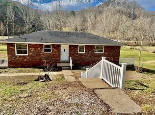 403 Hodges Rd, Hurricane, WV 25526