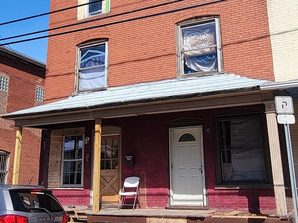 1st image of 345 Saint Clair Ave #347