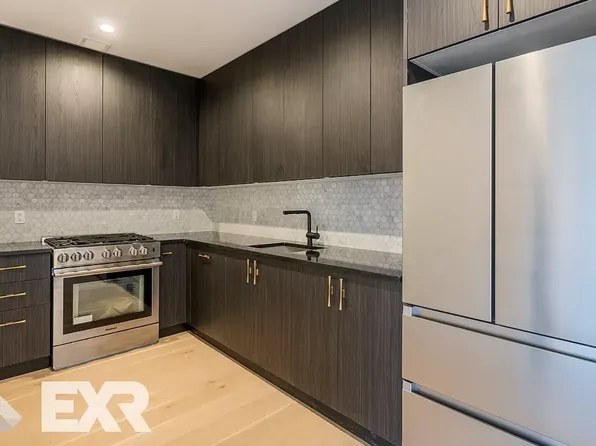 875 4th Avenue image 2 of 20