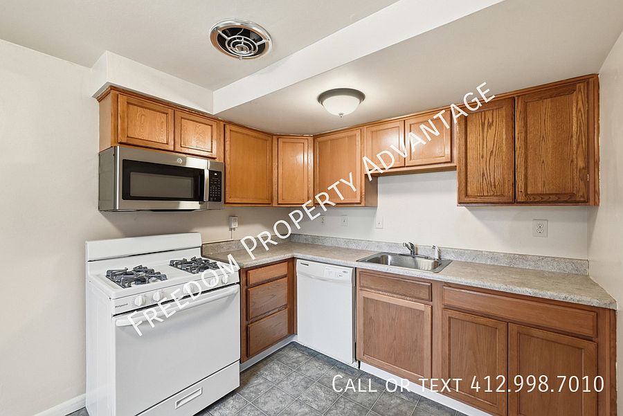 1st image of 2540 Park Hill Dr