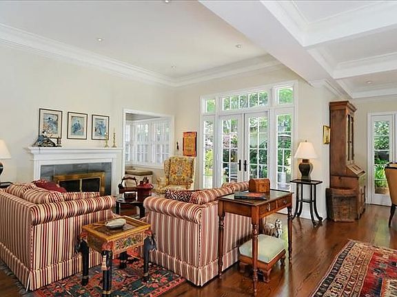 4th image of 1620 Castilleja Ave