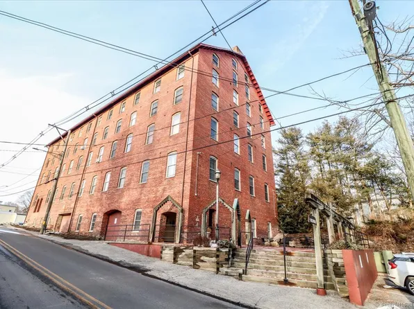 65 West Street APT 205, New Milford, CT 06776