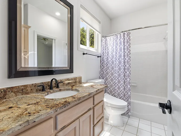 409 Beardsley Ln — Photo 28