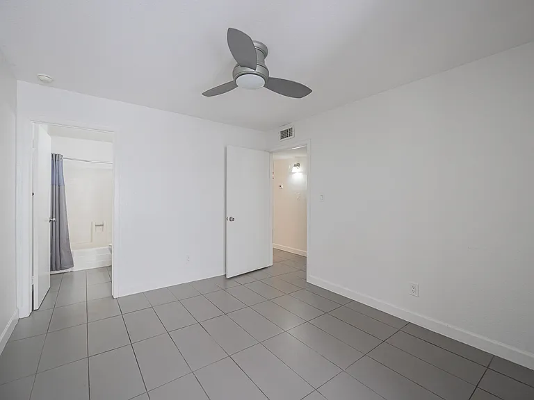 1808 N 32nd St #104 — Photo 15