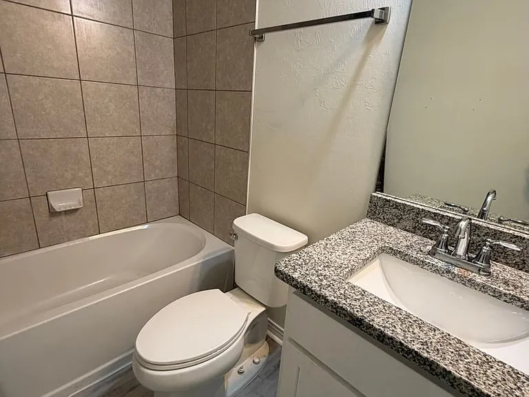 1060 San Cristobal Ave — Photo 6