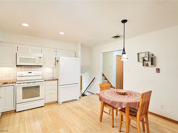 4th image of 3574 Antoinette Dr