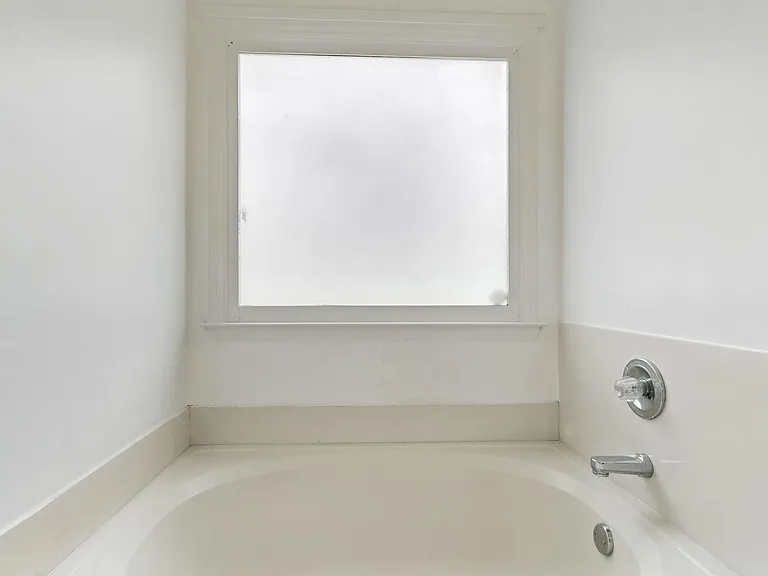 4905 Knightsbridge Way — Photo 16