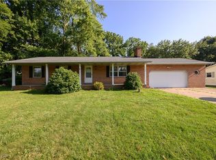 1445 Elmcreek Cir NW, North Canton, OH 44720