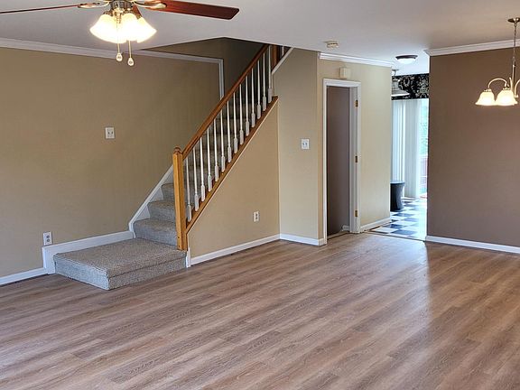 5th image of 5976 Manorwood Dr