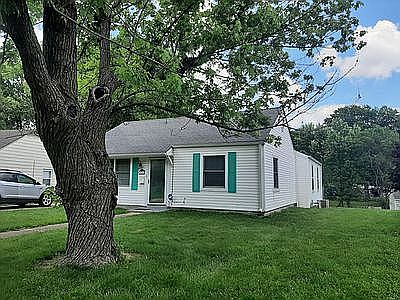 3rd image of 5206 Woodend Ave