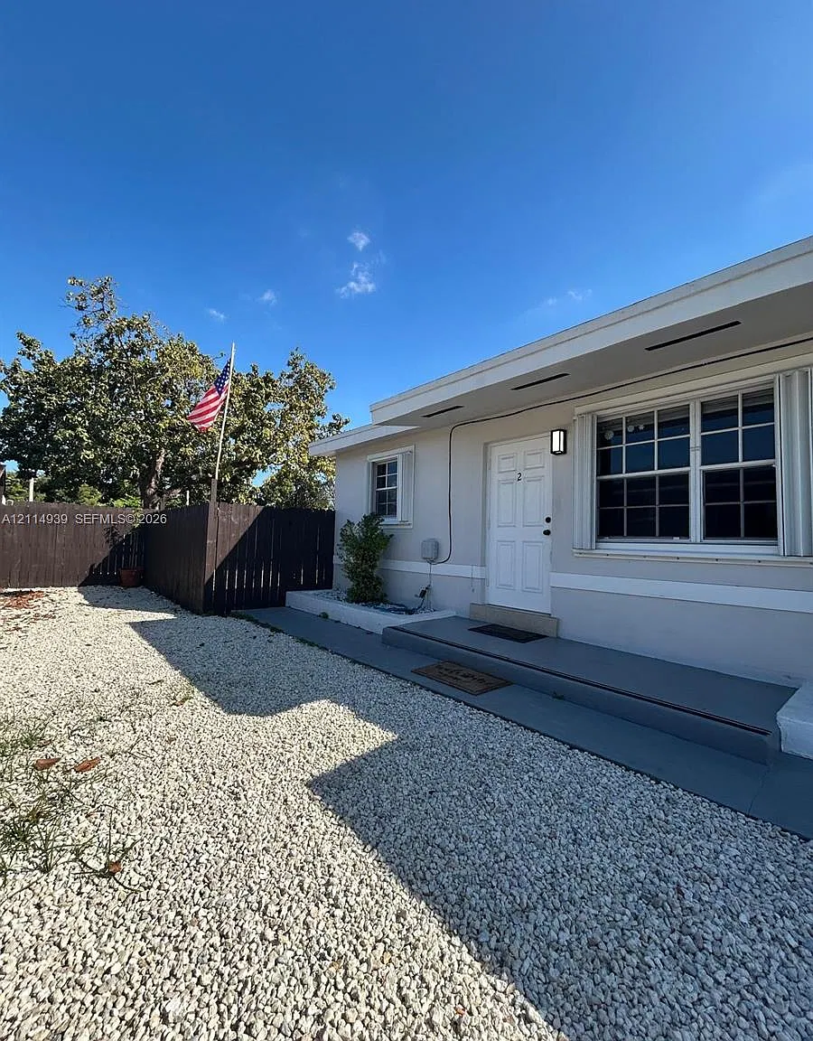 Seminole City Sec 1 — Photo 1