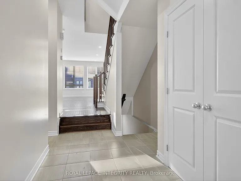 165 Angelonia Cres — Photo 3